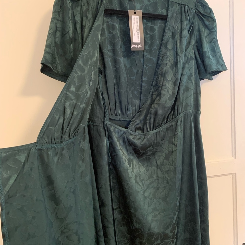 Leaf printed satin tie wrap dress - Picture 3 of 4